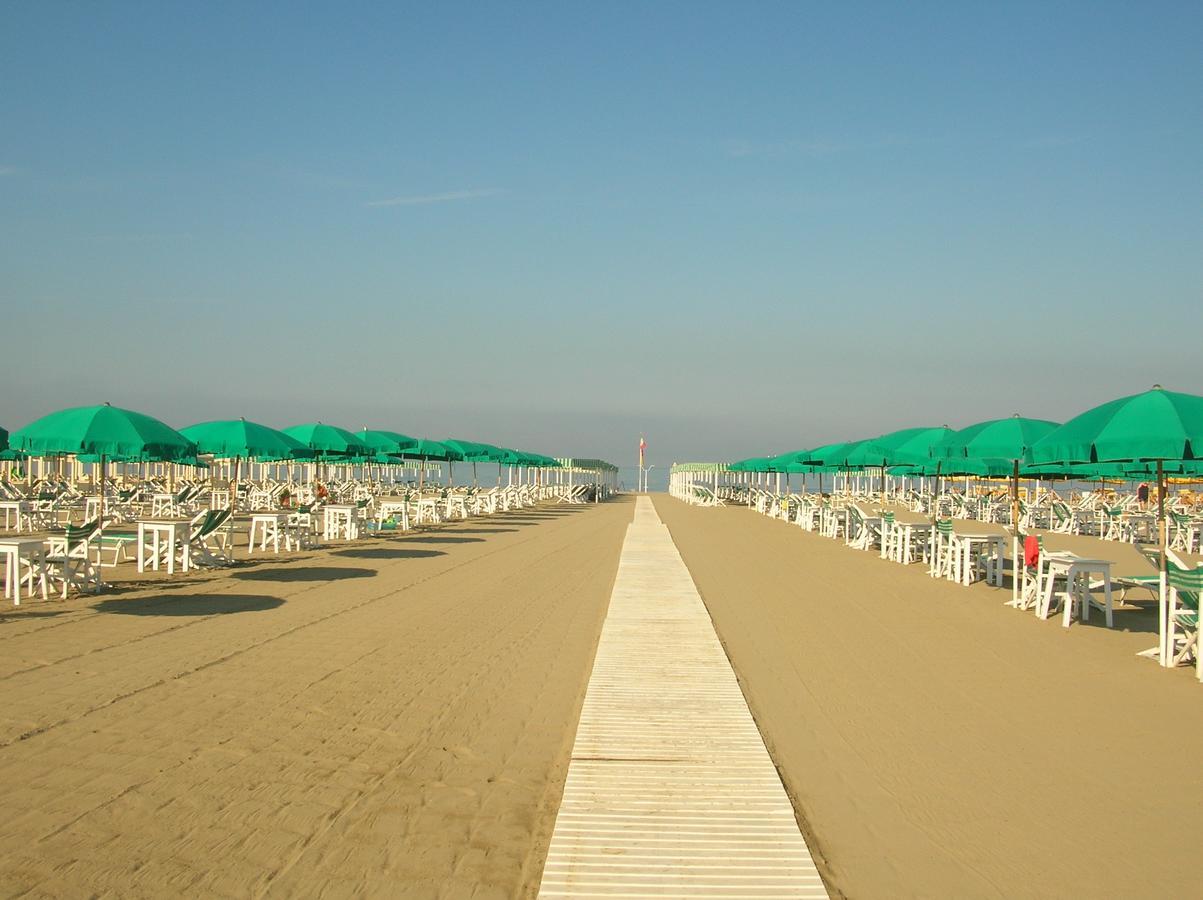 Hotel Residence Villa Marzia Marina di Pietrasanta Exterior foto